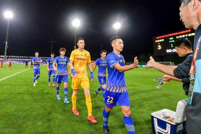 球哥：我会留下里夫斯但最多给1.5亿 他完全不防守只能做第四选择
